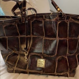 Dooney and bourke purse